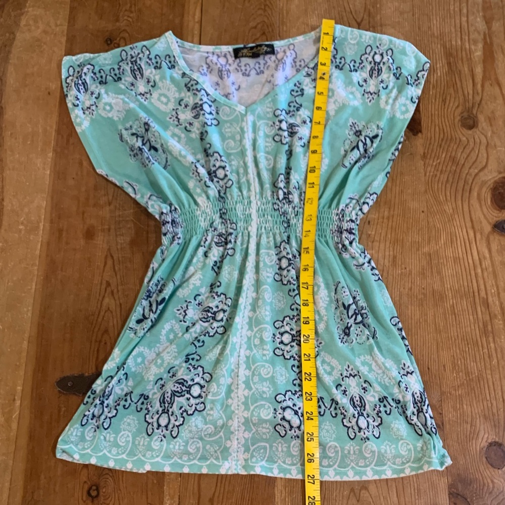 3 for $15💥 Medium ABSOLUTELY FAMOUS SHIRT